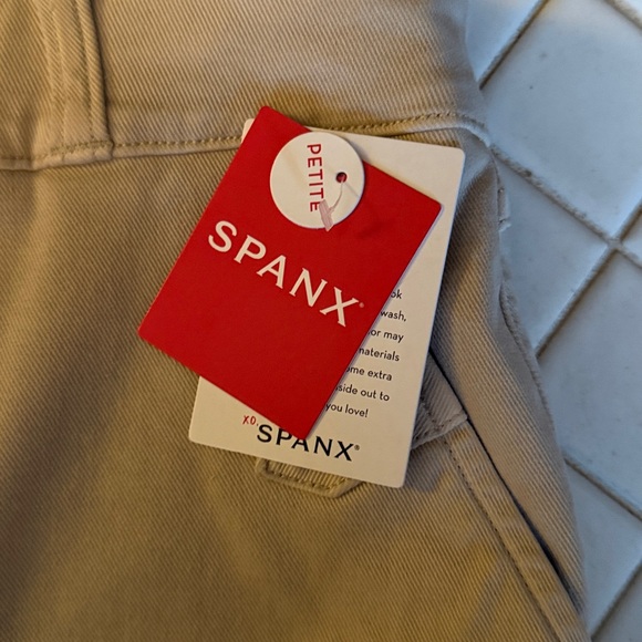 SPANX Strwrch Twill cropped wide leg pants in bone. NWT. Retail 128 - Picture 3 of 8